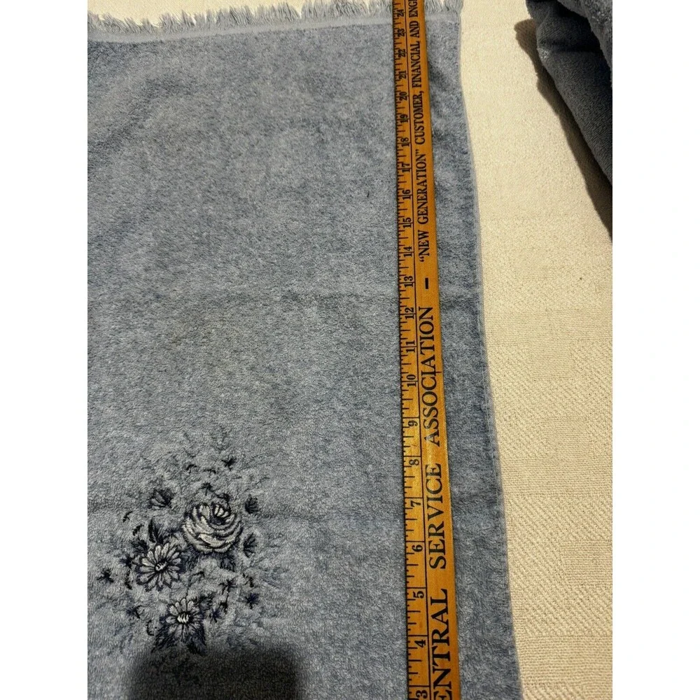 Canon Towels 1980's Blue Embroidered Flowers 2 Bath 1 Hand 21 x 40